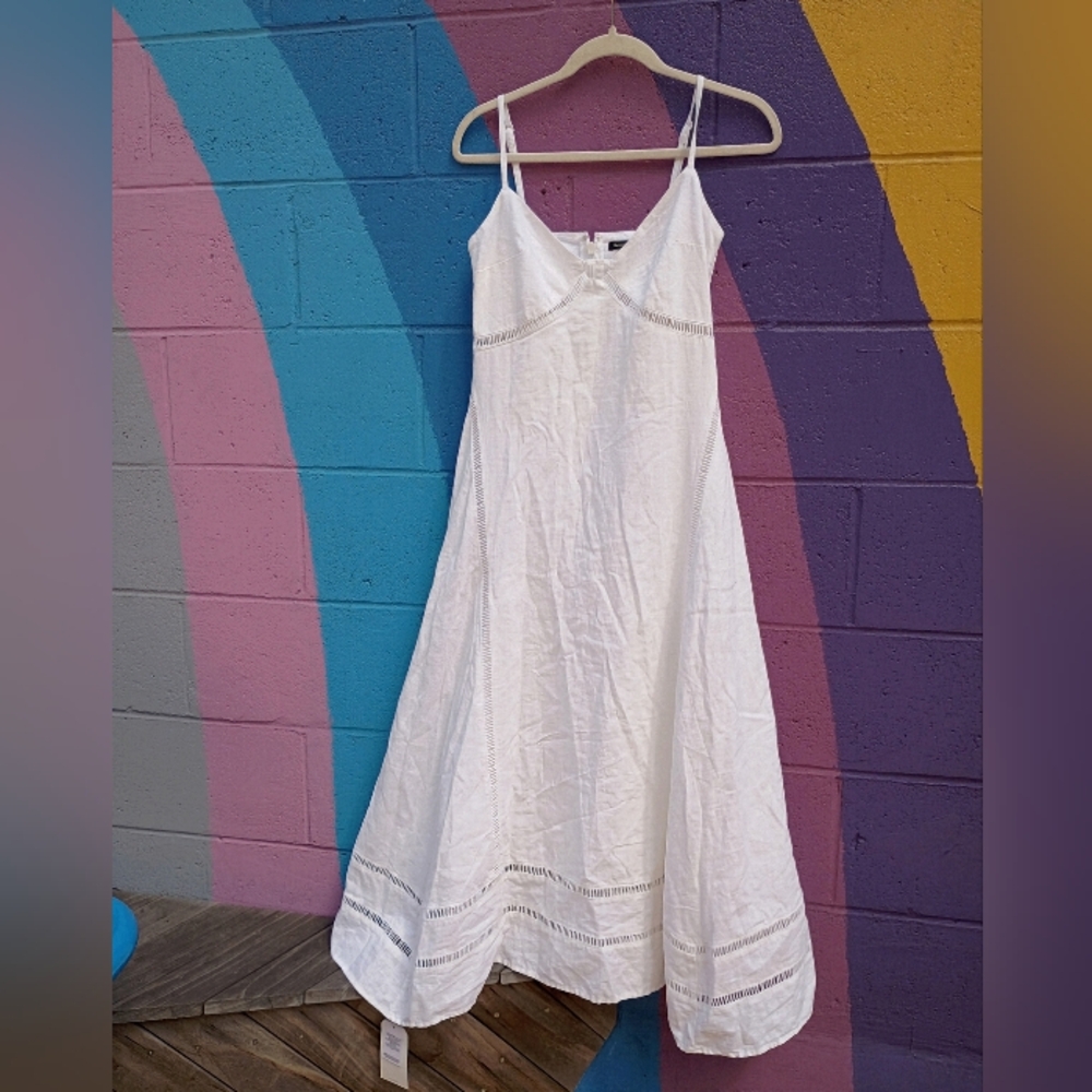 Abercrombie & Fitch White Maxi Dress with Front Keyhole - Picture 5 of 13